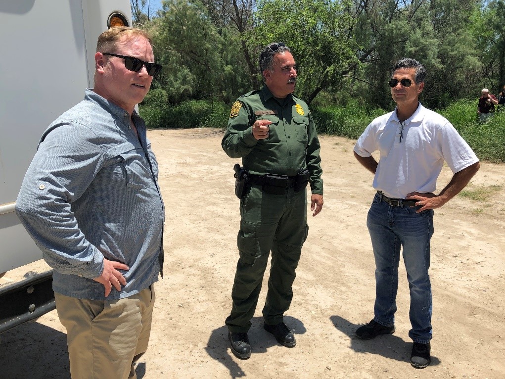 Congressman Meuser with Border police